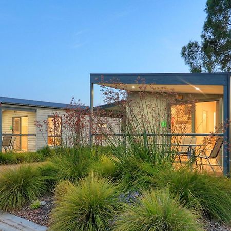 Yarrawonga Riverlands Tourist Park Екстер'єр фото