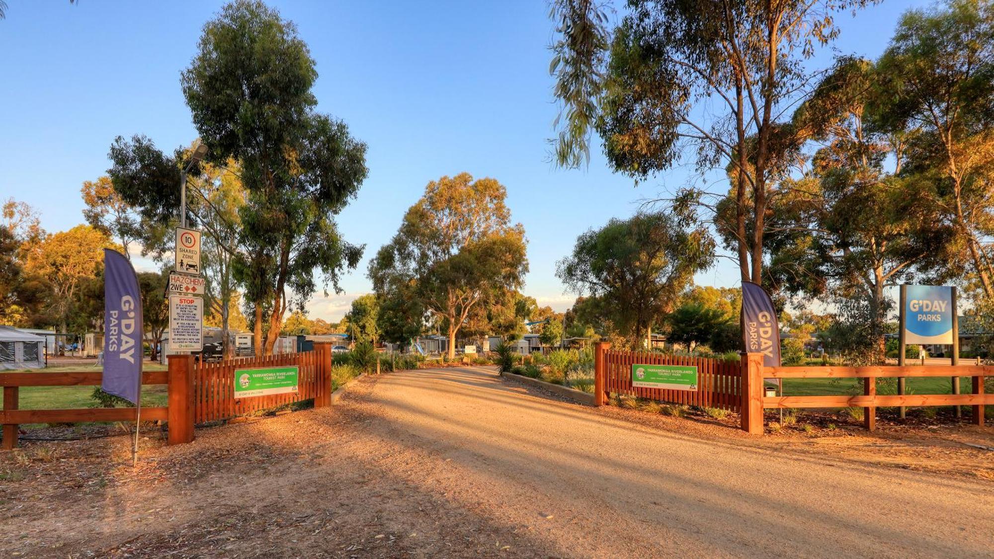 Yarrawonga Riverlands Tourist Park Екстер'єр фото