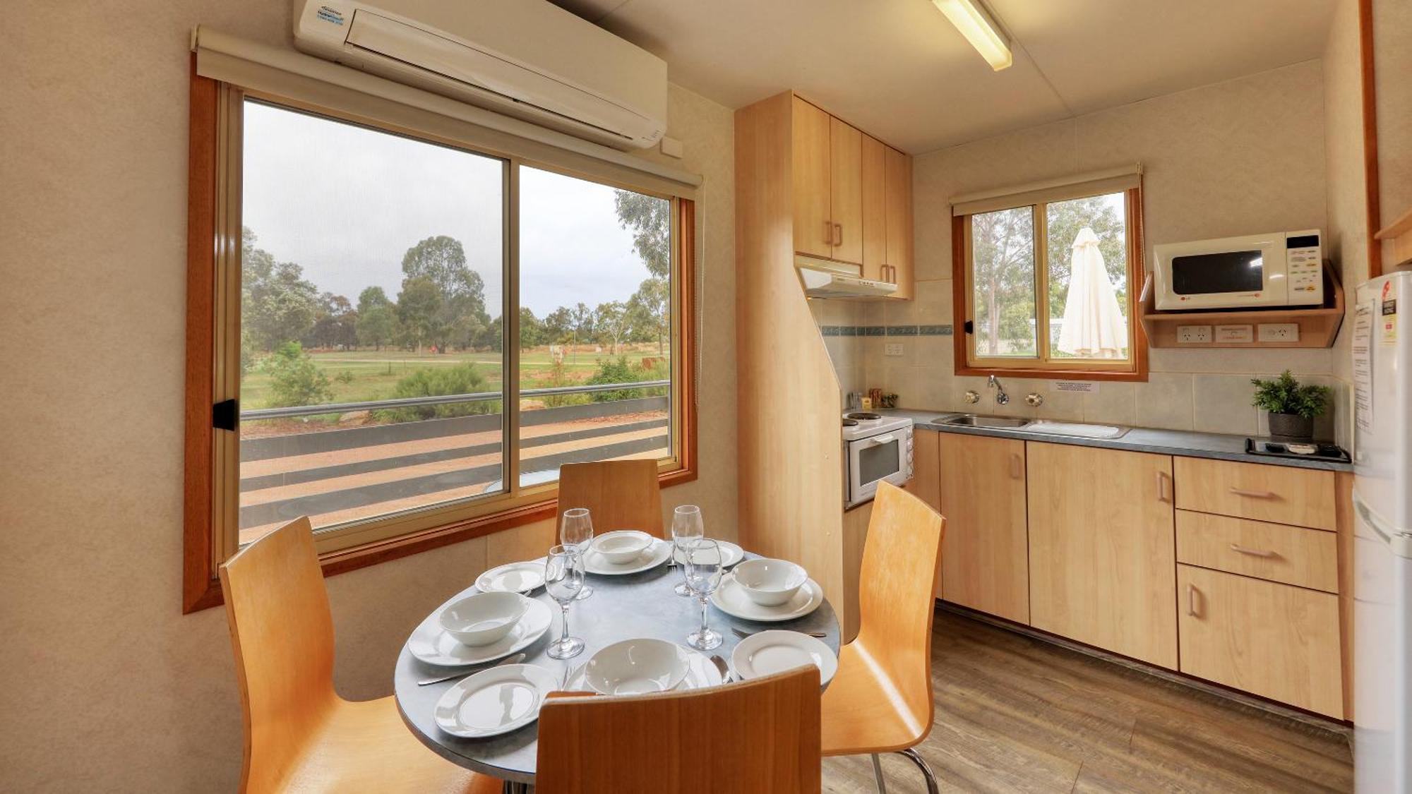 Yarrawonga Riverlands Tourist Park Номер фото