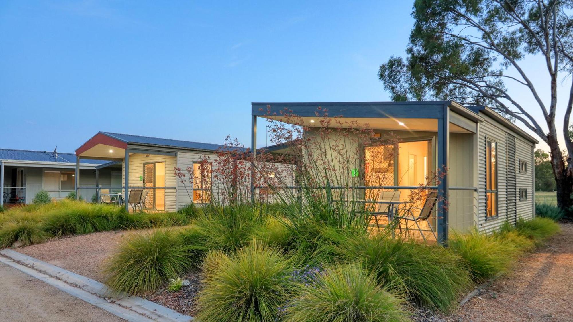 Yarrawonga Riverlands Tourist Park Екстер'єр фото