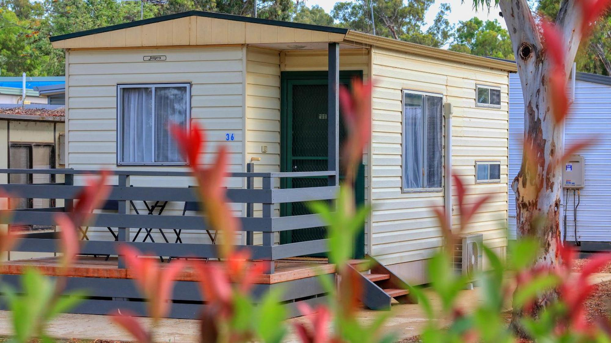 Yarrawonga Riverlands Tourist Park Номер фото