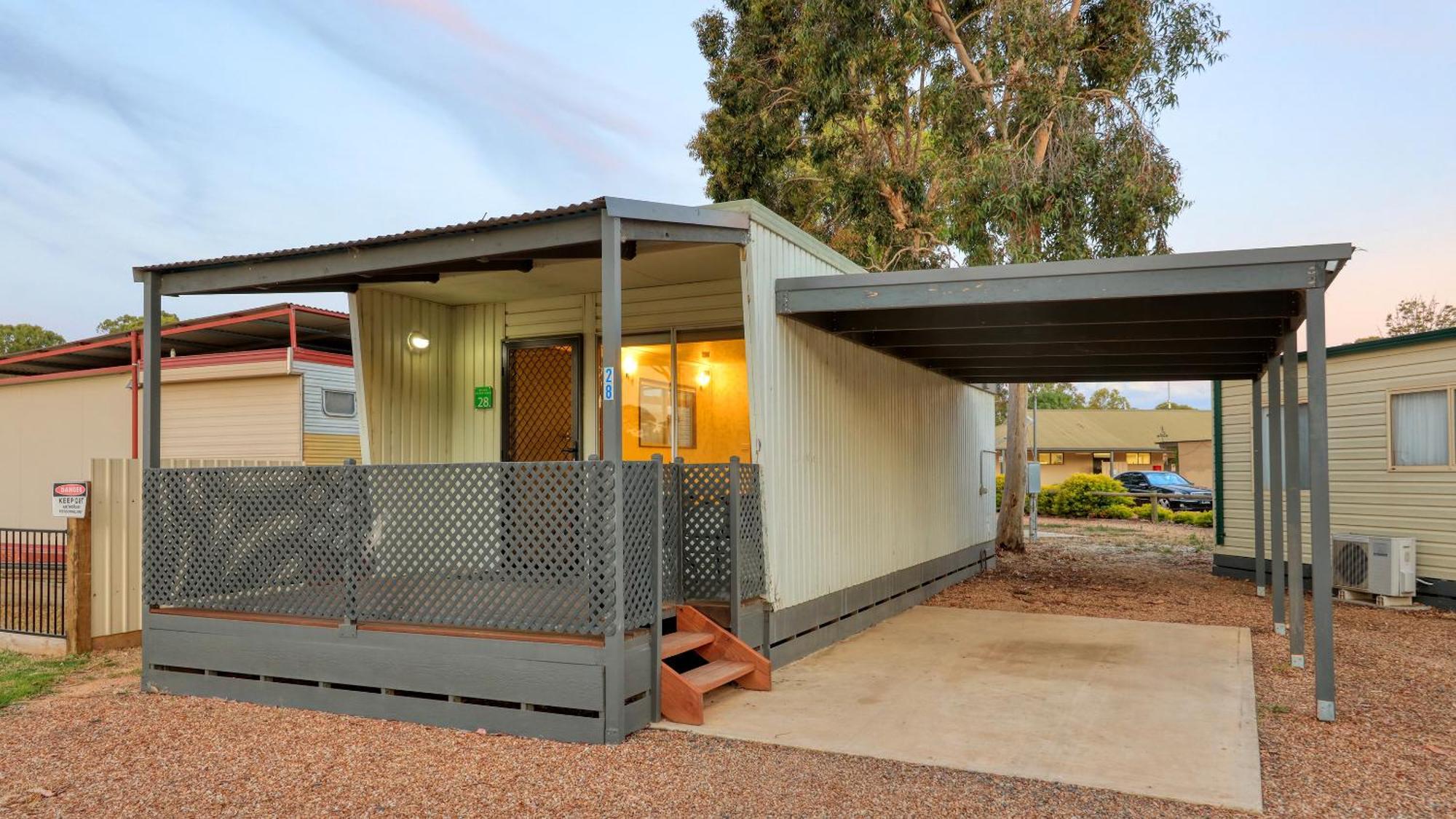 Yarrawonga Riverlands Tourist Park Номер фото